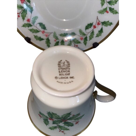 Lenox Holiday China Tea Cup & Saucer Set Holly & Berry Design Gold Trim - Picture 6 of 7